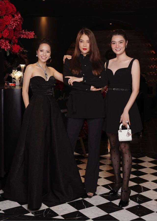 Sao Việt: Hồng Diễm... Sao Việt: Hồng Diễm...