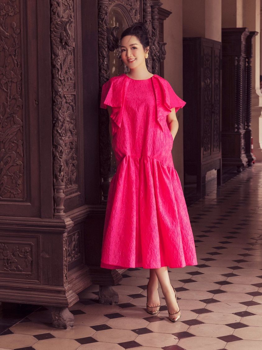 Hoa hậu Đền Hùng Giáng My ngọt ngào với màu hồng nữ tính Hoa hậu Đền Hùng Giáng My ngọt ngào với màu hồng nữ tính