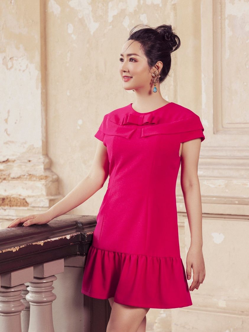 Hoa hậu Đền Hùng Giáng My ngọt ngào với màu hồng nữ tính Hoa hậu Đền Hùng Giáng My ngọt ngào với màu hồng nữ tính