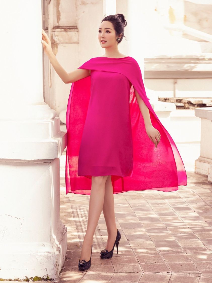 Hoa hậu Đền Hùng Giáng My ngọt ngào với màu hồng nữ tính Hoa hậu Đền Hùng Giáng My ngọt ngào với màu hồng nữ tính