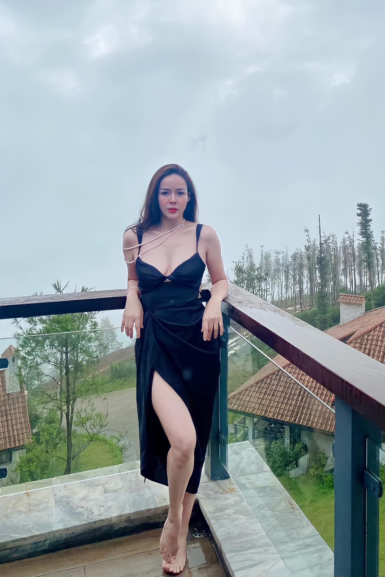 Nhan sắc hút hồn của Diễm Hương phim Garage hạnh phúc Nhan sắc hút hồn của Diễm Hương phim Garage hạnh phúc