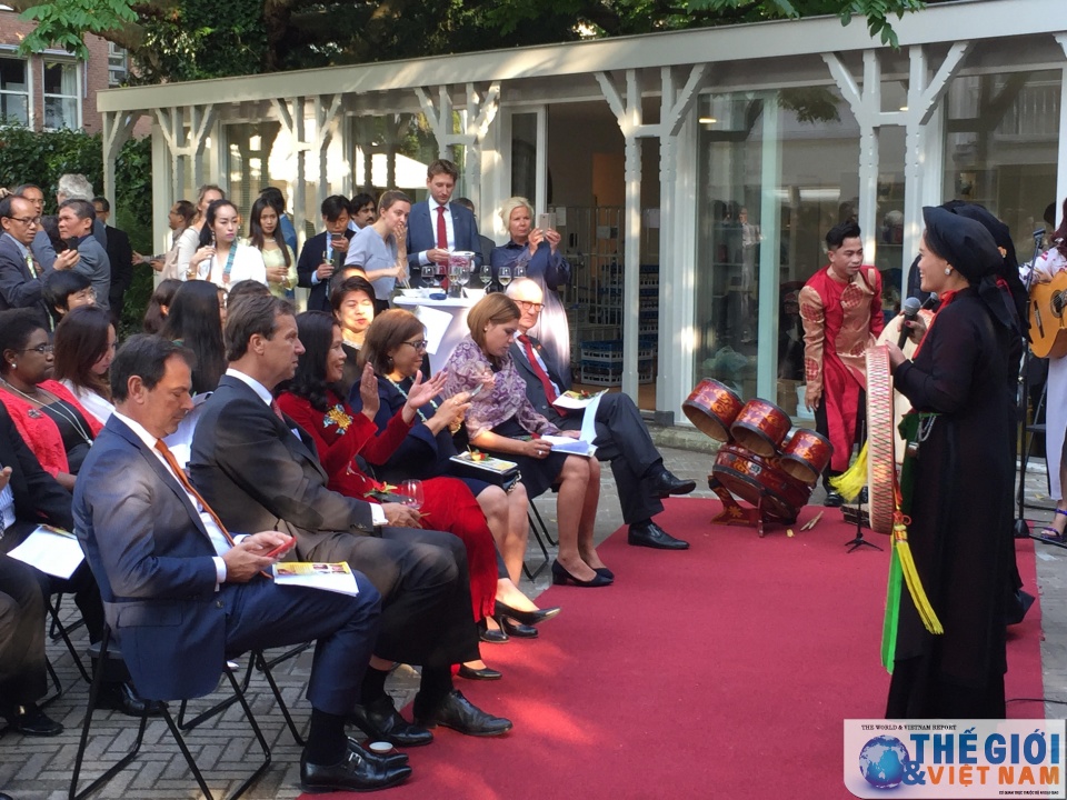 an tuong le ky niem 72 nam quoc khanh tai ha lan