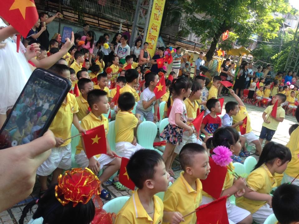 co phai ngay khai truong dang bi thu tuc hoa