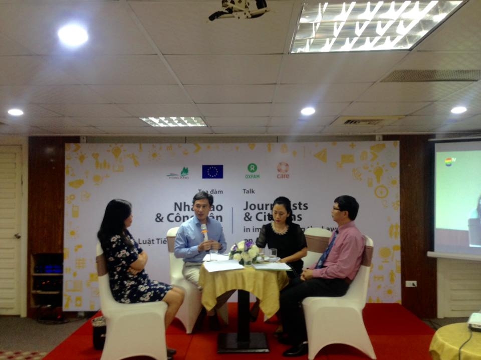 quyen tiep can thong tin nguoi dan biet de doi chu khong phai xin