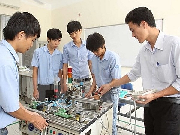 Chuyên gia giáo dục: 'Cách đào tạo của chúng ta đang quá xa rời thực tế' chuyen gia giao duc cach dao tao cua chung ta dang qua xa roi so voi thuc te