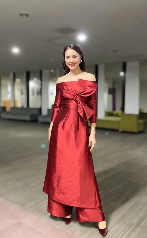 cung ngam lai dien vien nu an tuong hong diem tai vtv awards 2020