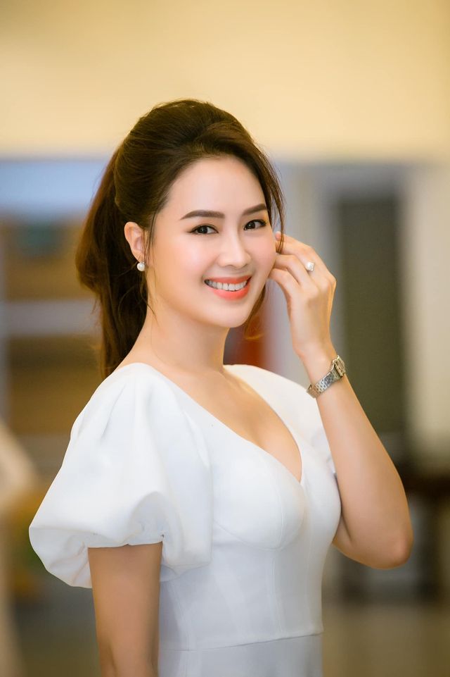 cung ngam lai dien vien nu an tuong hong diem tai vtv awards 2020