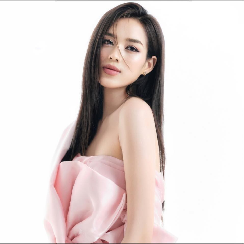 Hoa hậu Đỗ Thị Hà thần thái đỉnh cao