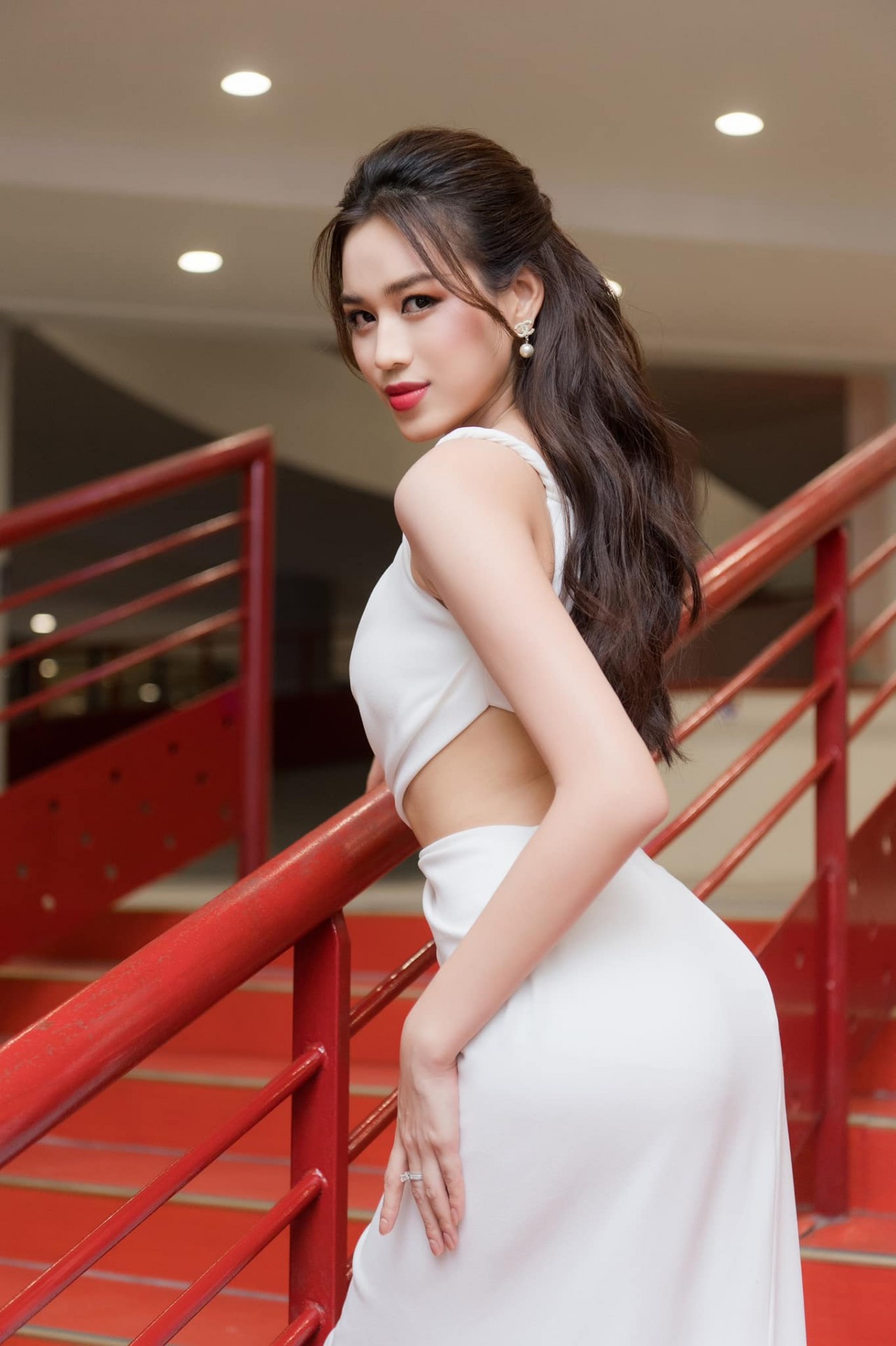 Hoa hậu Đỗ Thị Hà thần thái đỉnh cao