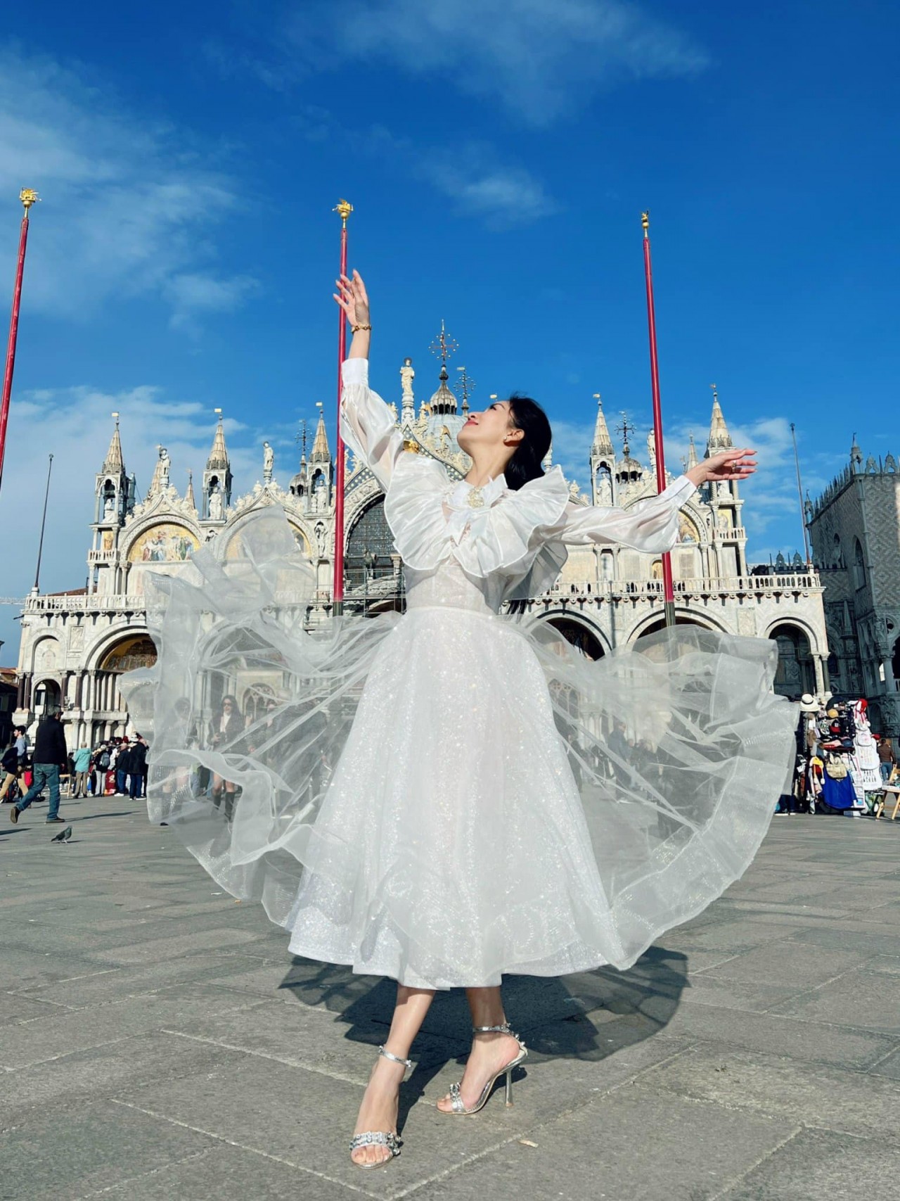 Khánh Thi Khánh Thi