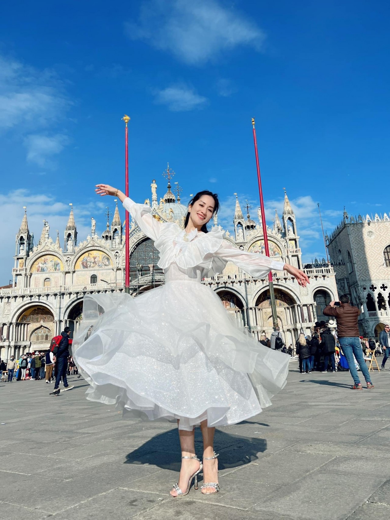 Khánh Thi Khánh Thi