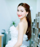 Ngắm gu thời trang dịu dàng, quyến rũ của Hòa Minzy