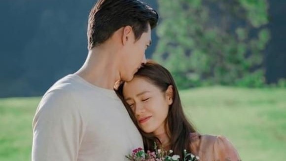 Tài tử Hyun Bin nói gì về việc ngày càng giống bà xã Son Ye Jin?