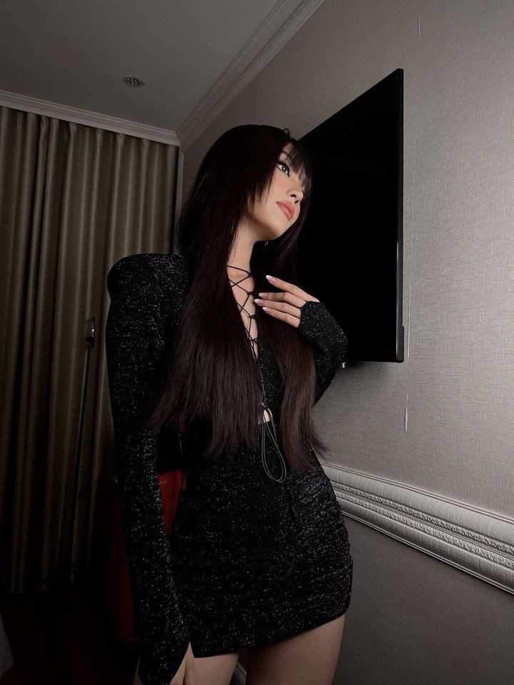 Sao Việt: Hồng Diễm đẹp dịu dàng