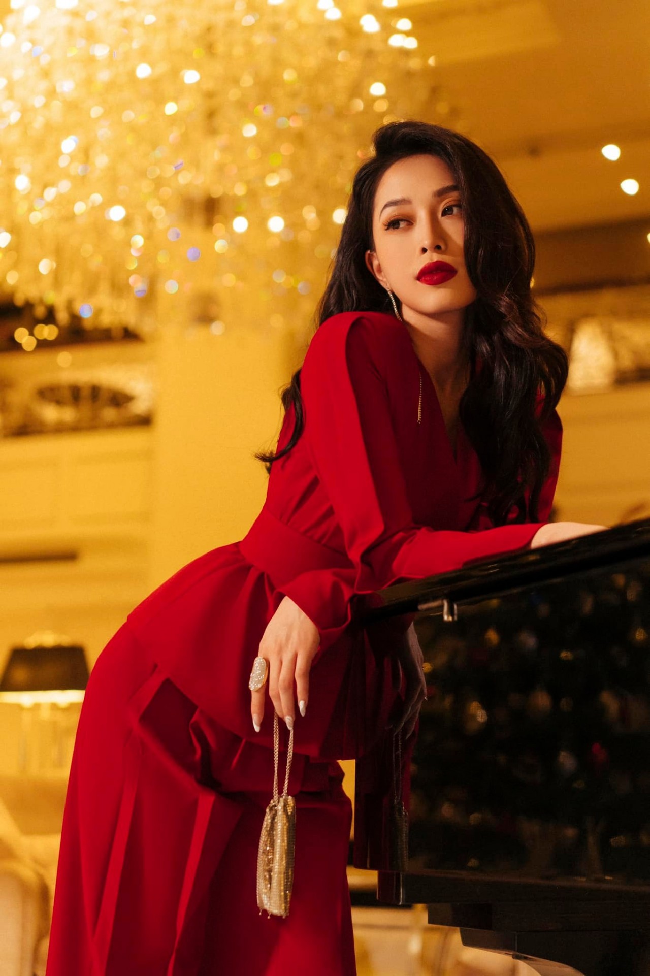 Ngắm nhan sắc Á hậu Phương Nga