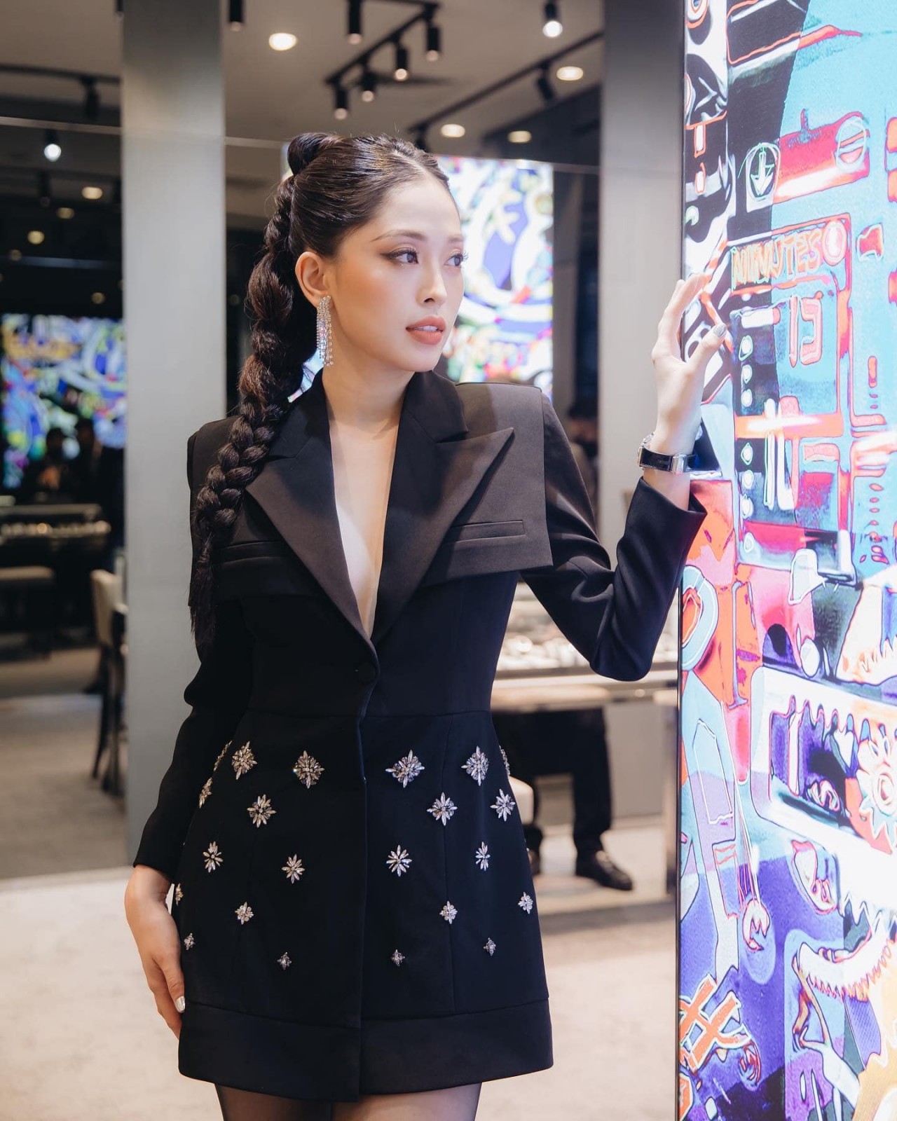 Ngắm nhan sắc Á hậu Phương Nga