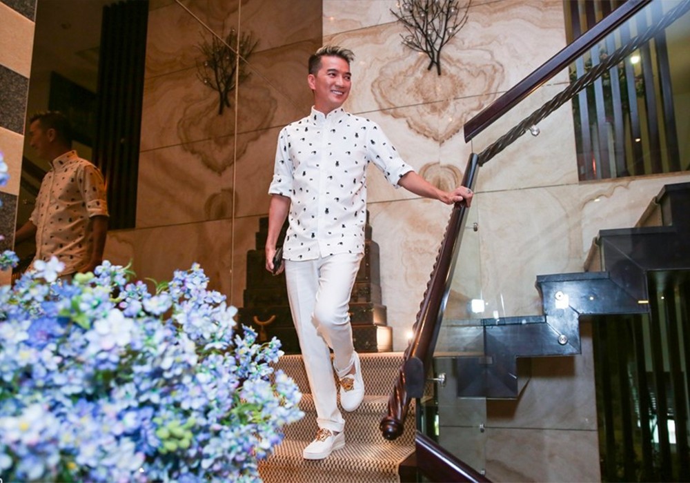 Nhà ca sĩ Đàm Vĩnh Hưng gặp sự cố