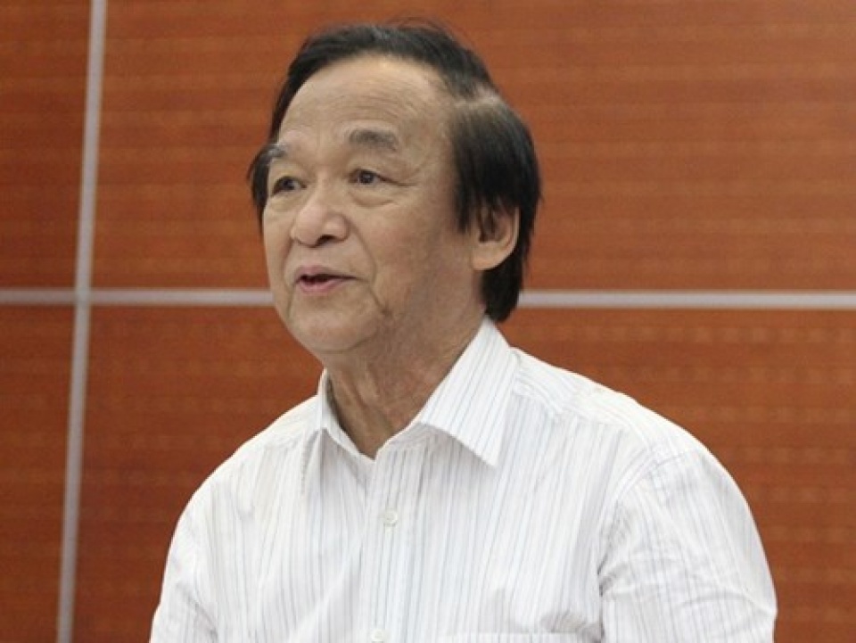 de khong bi tut hau thi phai gioi tieng anh