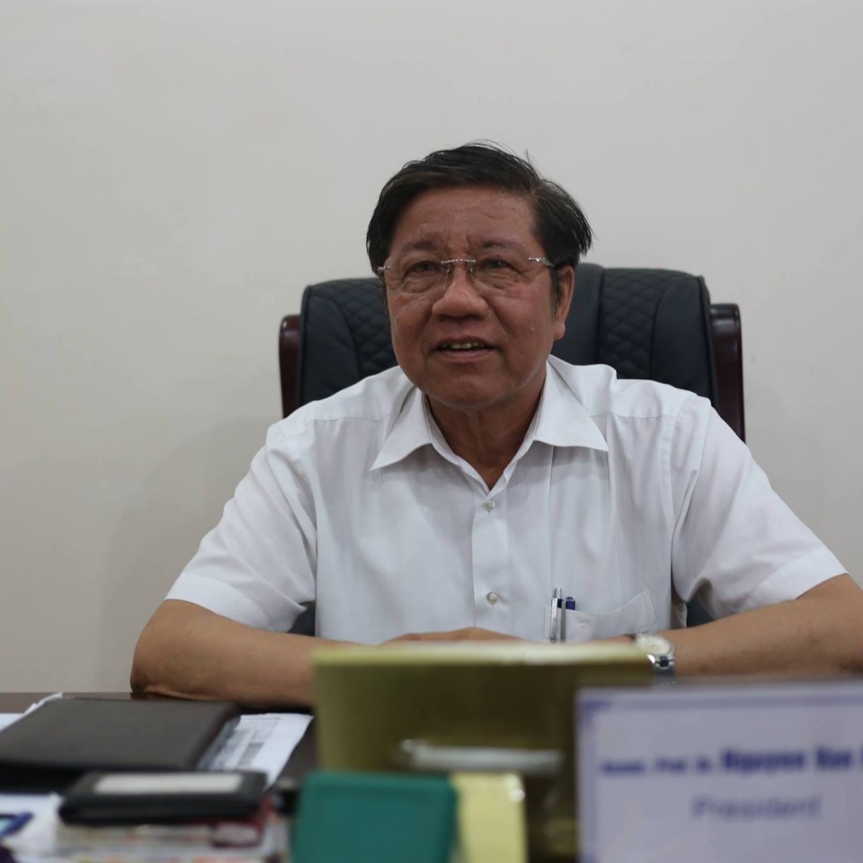 dau la loi ra cho can benh ngoi nham lop