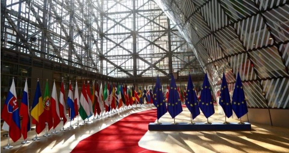 13 nguoi nhiem khoi doc tai toa nha tru so hoi dong chau au