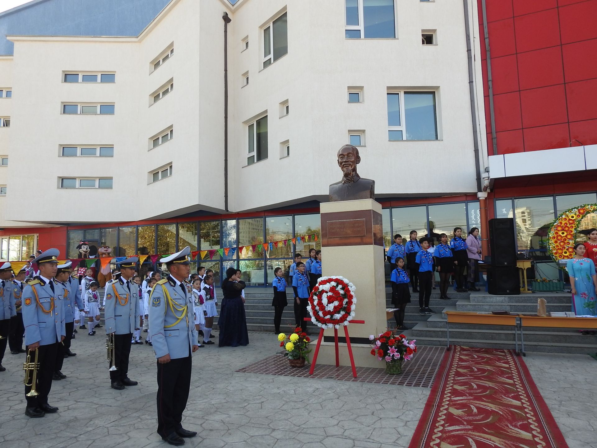 ky niem 70 nam thanh lap truong ho chi minh o mong co