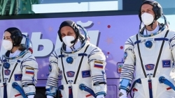 Đoàn làm phim trên Trạm Vũ trụ quốc tế của Nga trở về Trái Đất