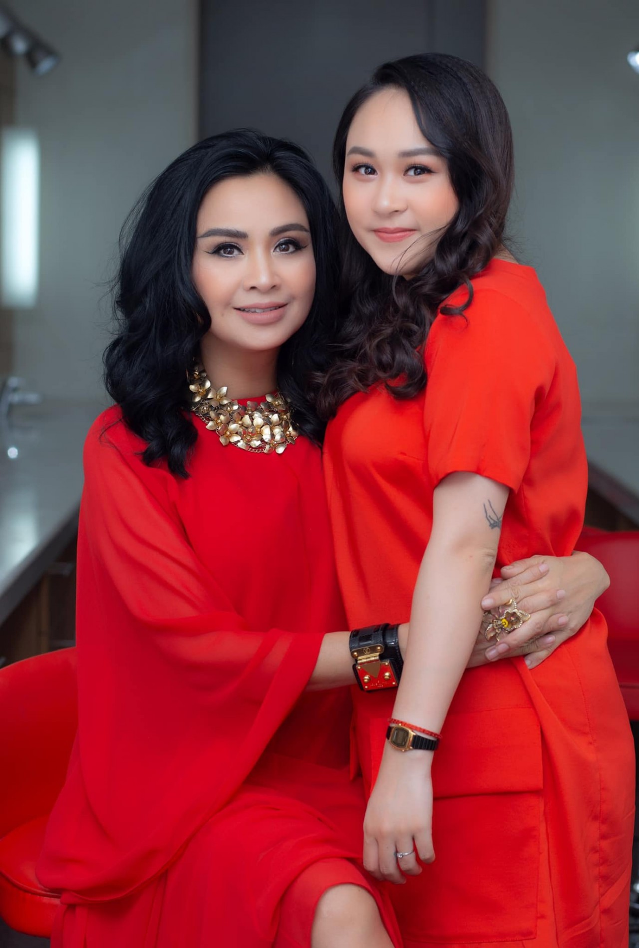 Thanh Lam xinh đẹp bên con gái.