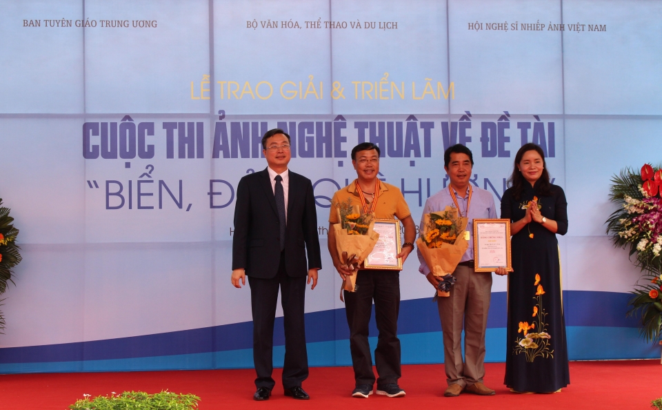 cam nhan cuoc song noi bien dao viet nam tai ha noi