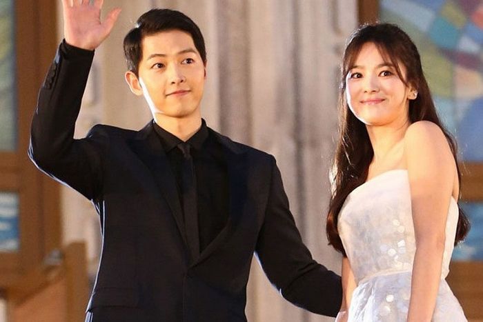 Bố Song Joong Ki tiết lộ gì về chuyện con trai ly hôn với Song Hye Kyo bo song joong ki tiet lo gi ve chuyen con trai ly hon voi song hye kyo