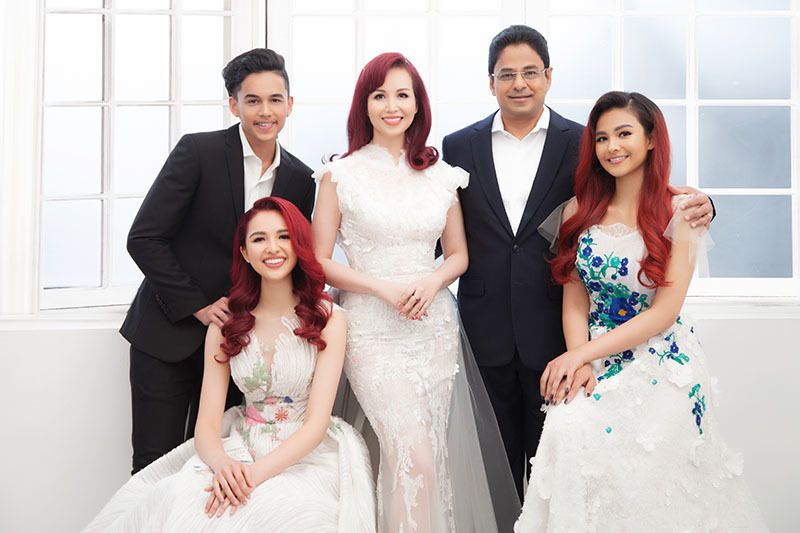 Những câu chuyện ít người biết sau chiếc vương miện của 3 Hoa hậu Việt Nam