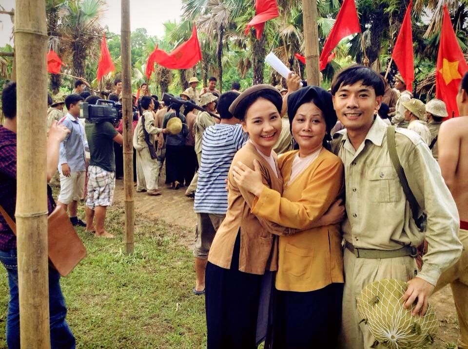 Sao Việt tuần qua: 'Thần tiên tỷ tỷ' Đặng Thu Thảo tái xuất lộng lẫy, Đỗ Thị Hà đăng quang Hoa hậu Việt Nam 2020, Tiểu Vy bật khóc trên sân khấu