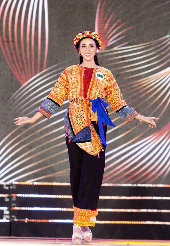 Top 30 Hoa khôi du lịch