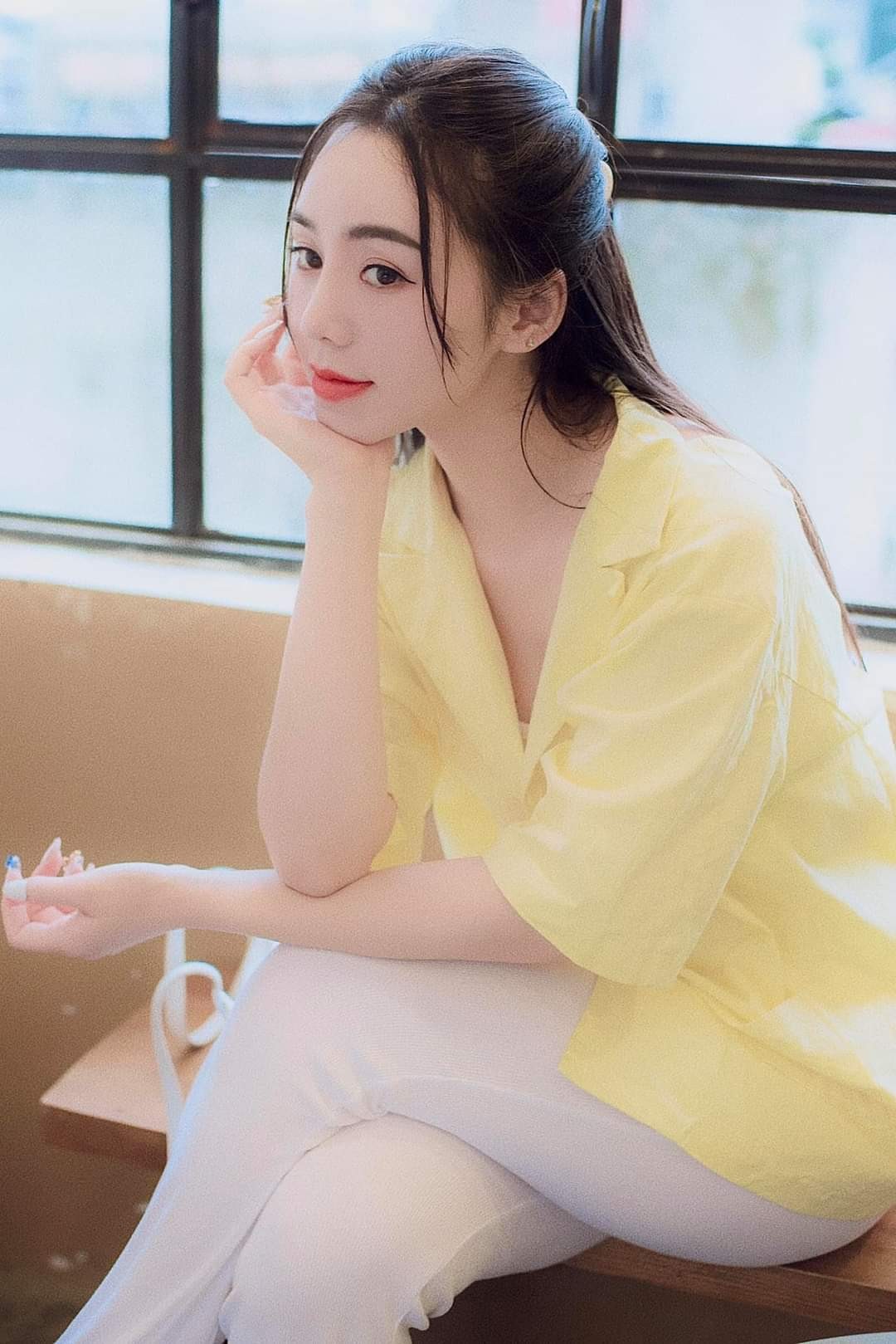 'Mẹ một con' Hoà Minzy ngày càng gợi cảm 'Mẹ một con' Hoà Minzy ngày càng gợi cảm