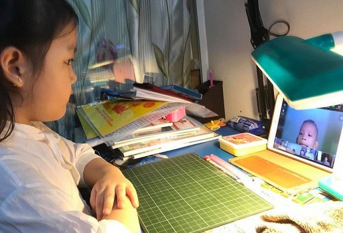 Kiến nghị không xem điện thoại di động là thiết bị học trực tuyến