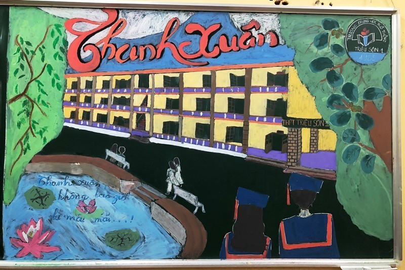 Mãn nhãn với báo tường về Ngày Nhà giáo Việt Nam 20/11