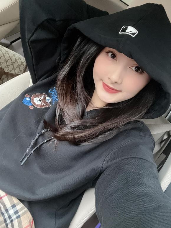 Quỳnh Kool gợi cảm mộng mơ, Bảo Thanh trẻ trung bất ngờ Quỳnh Kool gợi cảm mộng mơ, Bảo Thanh trẻ trung bất ngờ