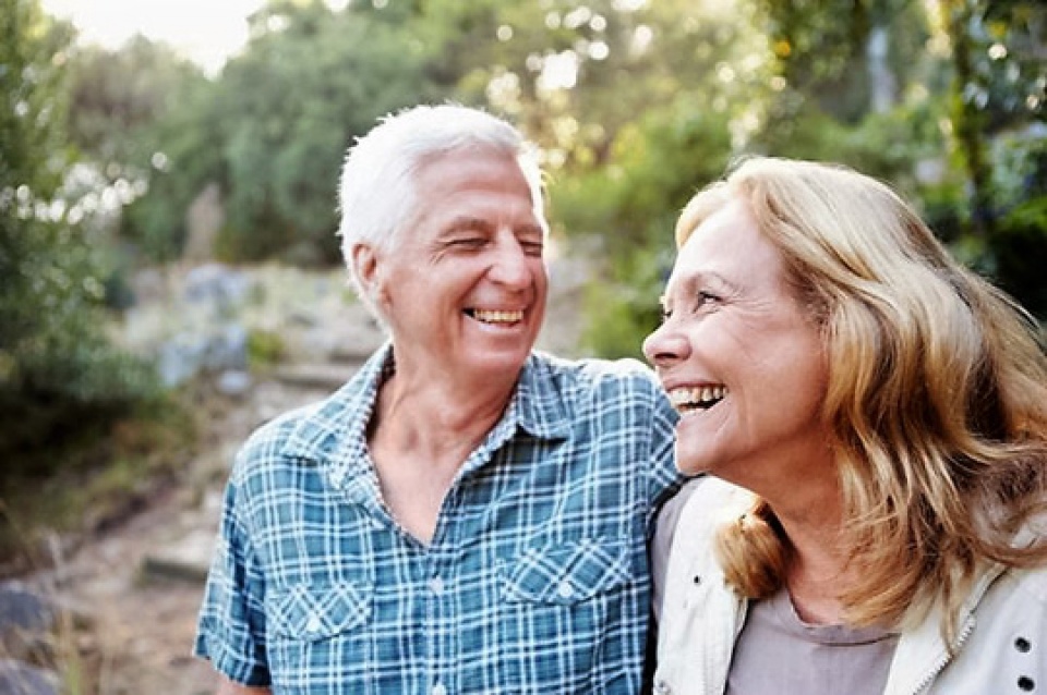 vi sao con nguoi hanh phuc hon theo tuoi tac