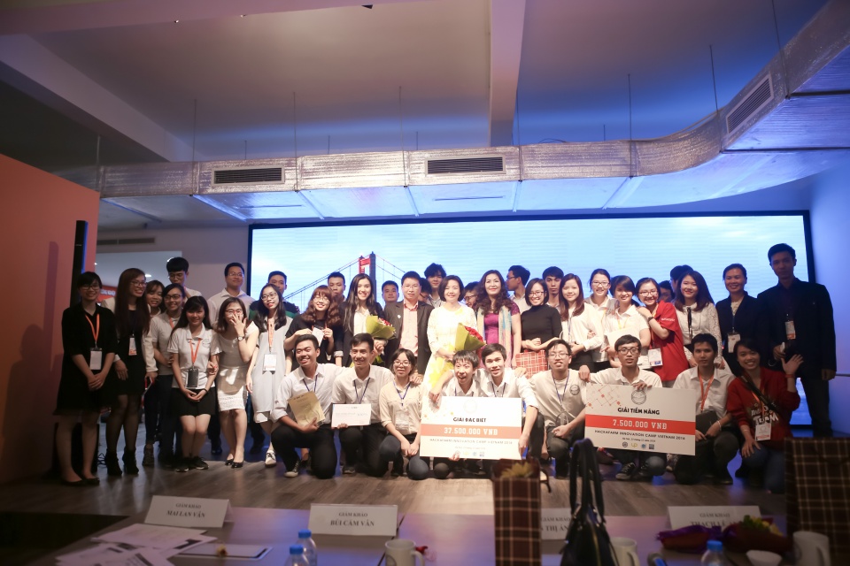 “Máy gieo hạt hút chân không” đoạt giải đặc biệt Hackafarm Innovation Camp Việt Nam may gieo hat hut chan khong doat giai dac biet hackafarm innovation camp viet nam