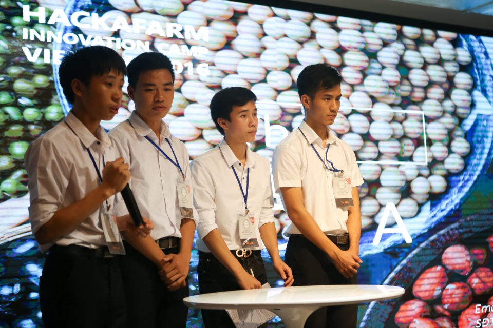 “Máy gieo hạt hút chân không” đoạt giải đặc biệt Hackafarm Innovation Camp Việt Nam may gieo hat hut chan khong doat giai dac biet hackafarm innovation camp viet nam