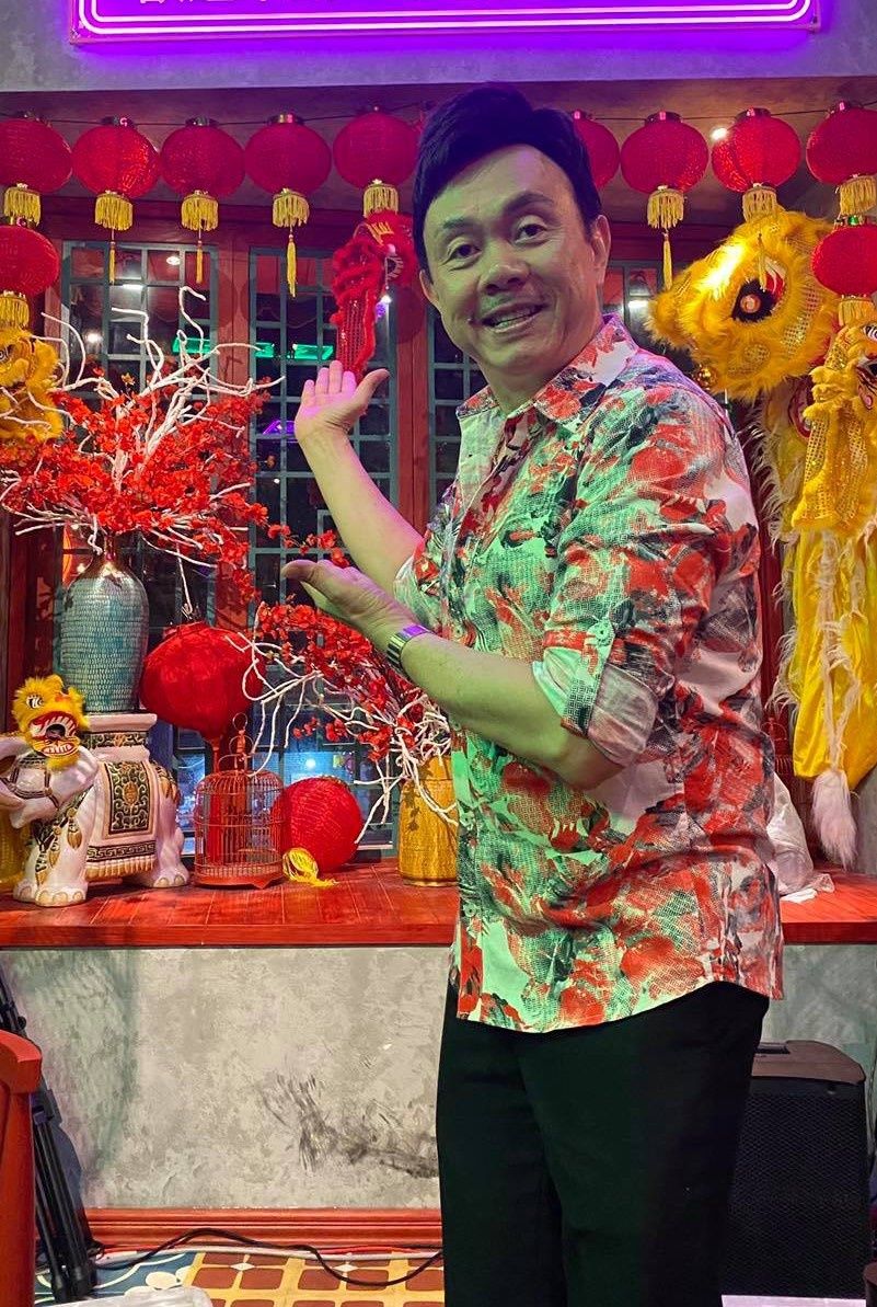 Hình ảnh cuối cùng của danh hài Chí Tài: Hào hứng cổ vũ cho câu lạc bộ yêu thích