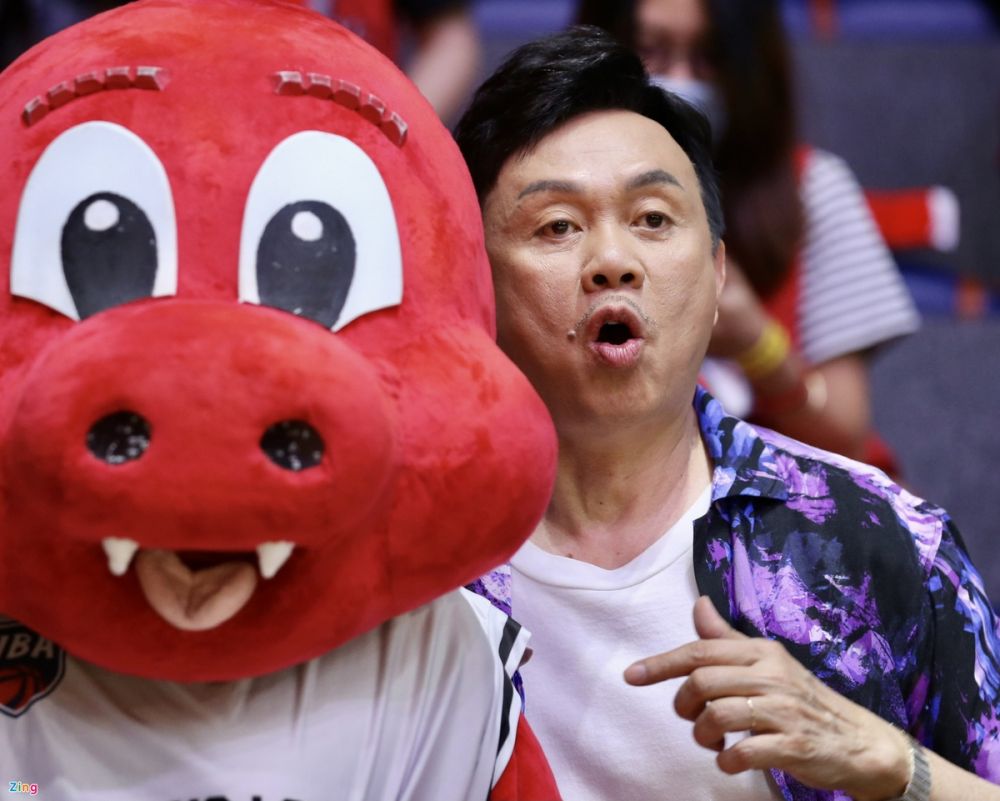 Hình ảnh cuối cùng của danh hài Chí Tài: Hào hứng cổ vũ cho câu lạc bộ yêu thích