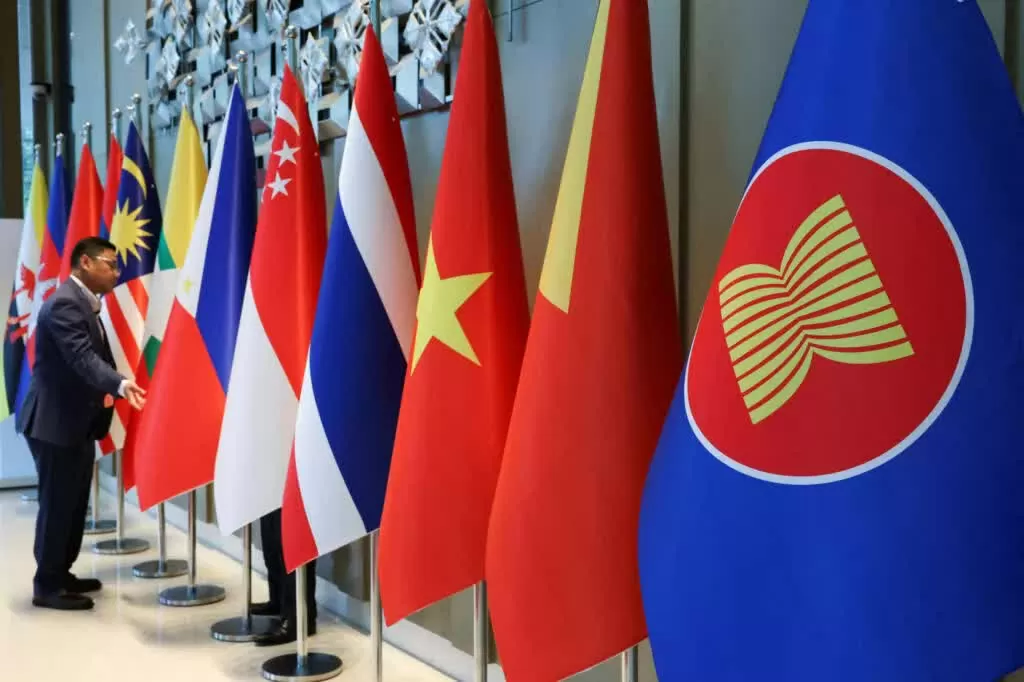 Khảo sát: Đông Nam Á tin tưởng cường quốc nào nhất? Mong đợi gì vào Tổng thống Trump? Khảo sát: Đông Nam Á tin tưởng cường quốc nào nhất? Mong đợi gì vào Tổng thống Trump?