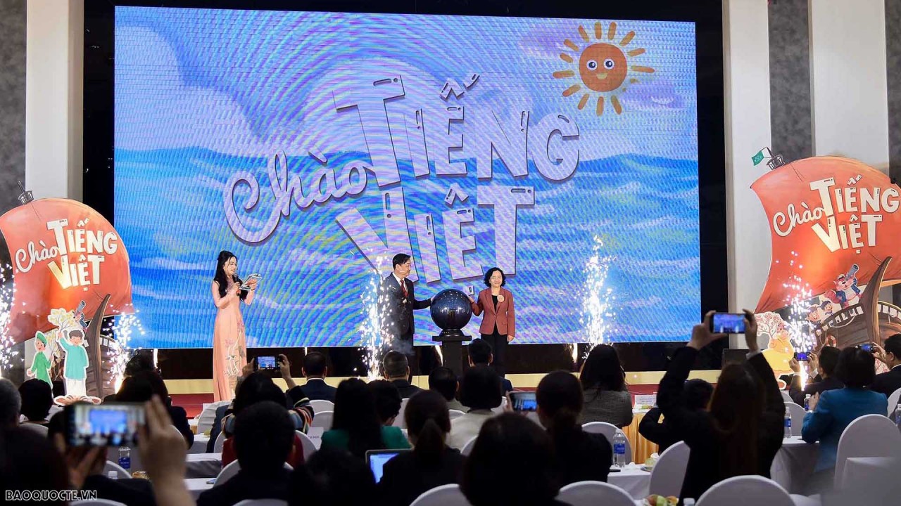 Lễ ra mắt chương trình Chào tiếng Việt và phát động cuộc thi Tìm kiếm Sứ giả tiếng Việt ở nước ngoài năm 2023