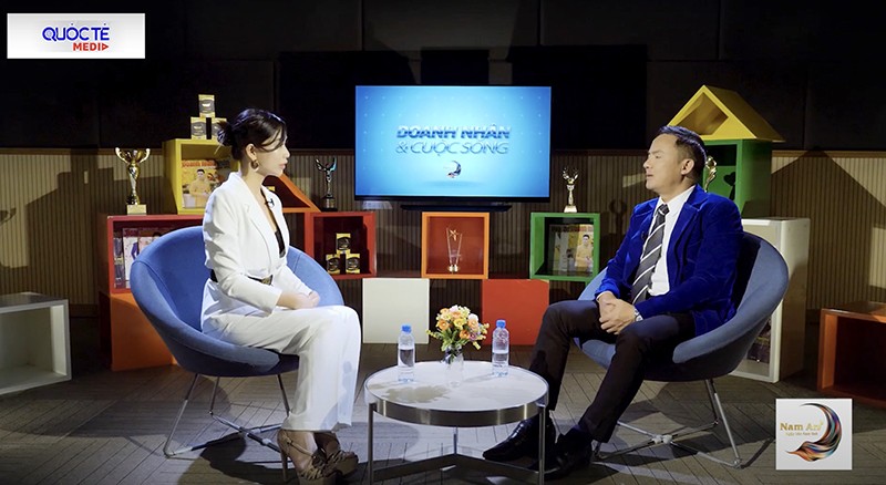 Doanh nhân Vũ Hạnh - Tôi từng cúi đầu xin lỗi nhân viên của mình