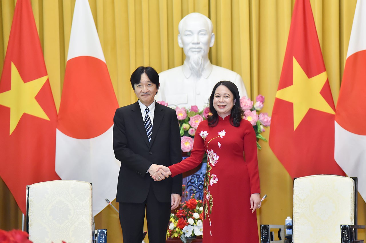 le don chinh thuc hoang thai tu nhat ban akishino va cong nuong tai phu chu tich