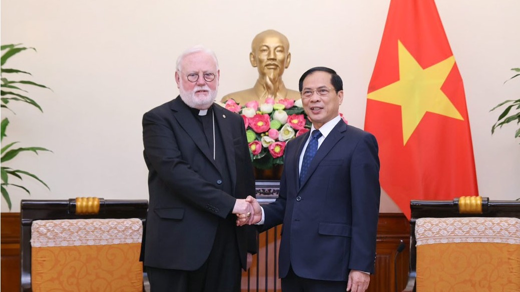 Bộ trưởng Ngoại giao Bùi Thanh Sơn tiếp Bộ trưởng Ngoại giao Tòa thánh Vatican Paul Richard Gallagher
