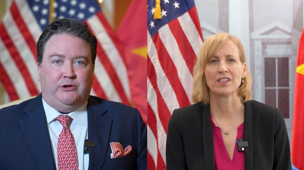 dai su marc knapper va tong lanh su susan burns chia se ve 30 nam quan he viet nam hoa ky