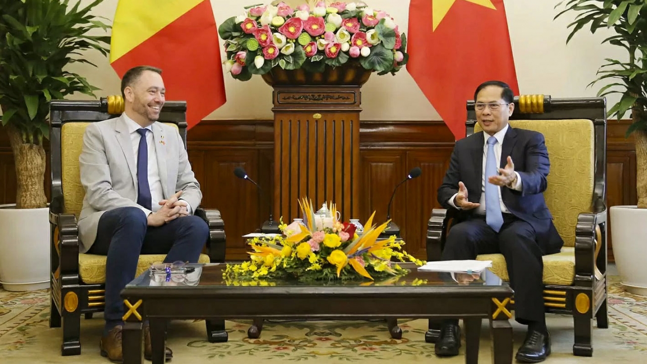 Phó Thủ tướng, Bộ trưởng Ngoại giao Bùi Thanh Sơn tiếp Phó Thủ tướng, Bộ trưởng Ngoại giao Bỉ