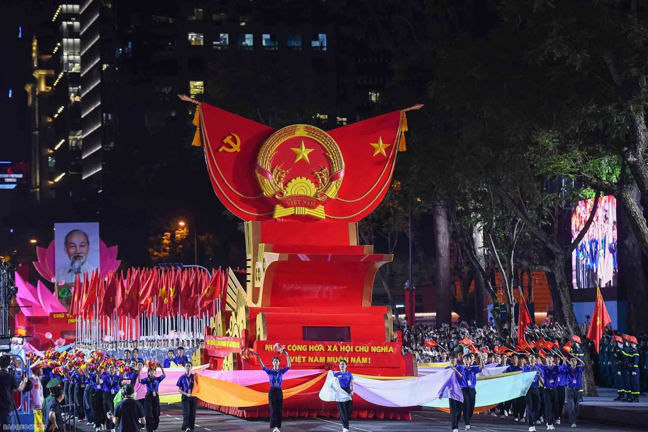 Hào hùng khí thế buổi sơ duyệt diễu binh, diễu hành kỷ niệm 50 năm Ngày Giải phóng miền Nam, thống nhất đất nước