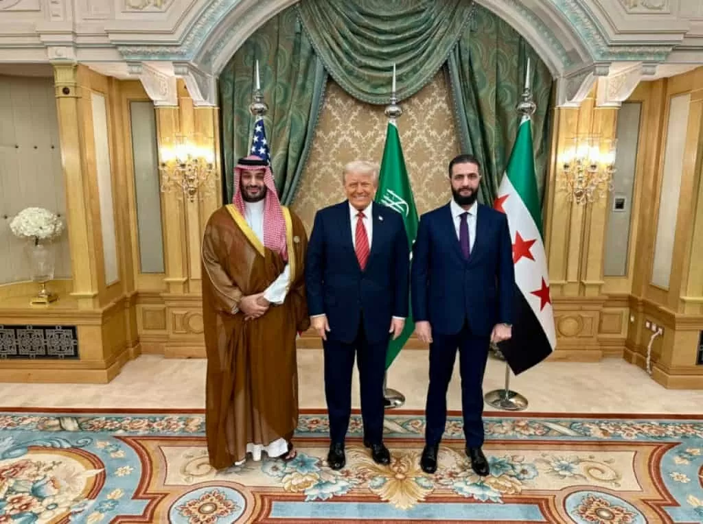 Khoảnh khắc sánh vai giữa hai lãnh đạo Mỹ-Syria và niềm hân hoan về sự 'hồi sinh' ở Damascus